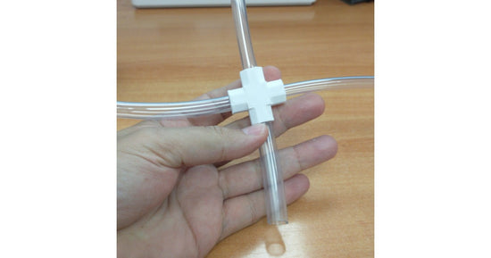 Connettore per tubi flessibili